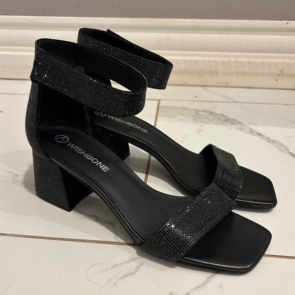 LIKE NEW WISHBONE ADRIANA Shoe Sz 9 - Picture 3 of 16